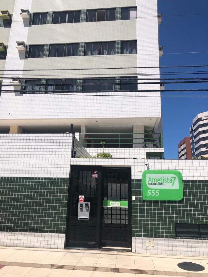 Edificio Ametista Vii, Apto 405, Ponta Verde, 555 Apartamento *